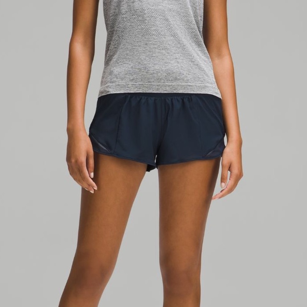 Navy Lululemon 2.5” Hotty Hot Regular Shorts SZ 4